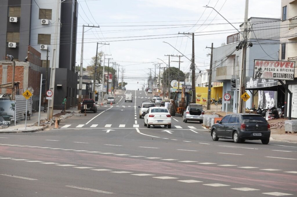 Binário entre as ruas Rio da Paz e Rubens Lopes é liberado em Cascavel - O Paraná