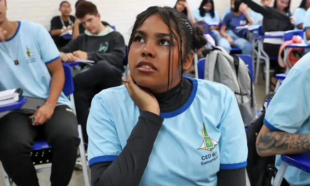 Hoje, o Governo paga a oitava parcela do programa Pé-de-Meia aos estudantes de ensino médio e EJA - Foto: Antônio Cruz/Agência Brasil