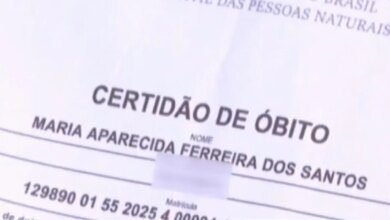 Mulher dada como "morta" luta para provar que está viva em Curitiba