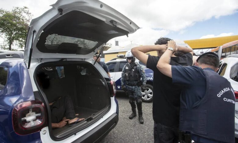 Operação Fura-Catraca apreende 37 adolescentes em Curitiba