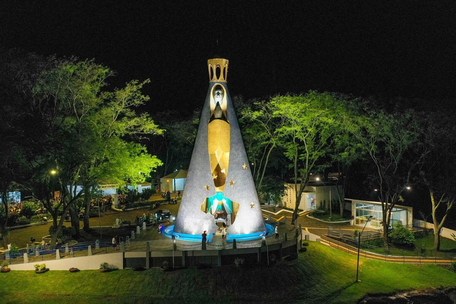 Outubro traz oportunidades para o turismo religioso no Paraná Outubro promete ser mês de ouro para turismo religioso no Paraná