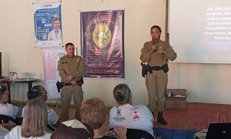 PM reforça cuidados contra golpes em palestra para idosos no Instituto Alfredo Kaefer - O Paraná
