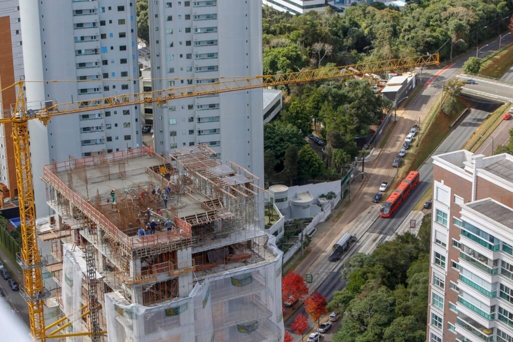 Paraná disponibiliza 23,4 mil vagas de emprego nas agências Paraná oferece 23,4 mil vagas de emprego por meio das Agências