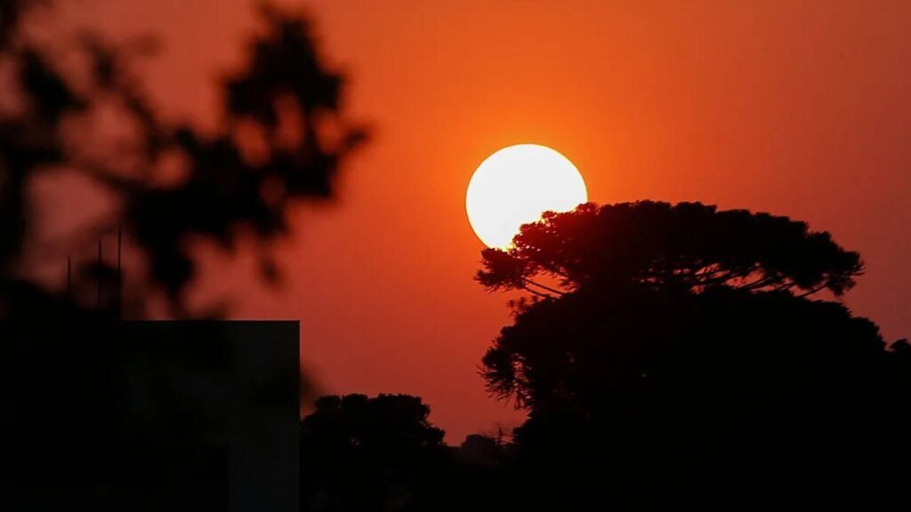 Sol e calor voltam ao Paraná com máxima próxima dos 30ºC