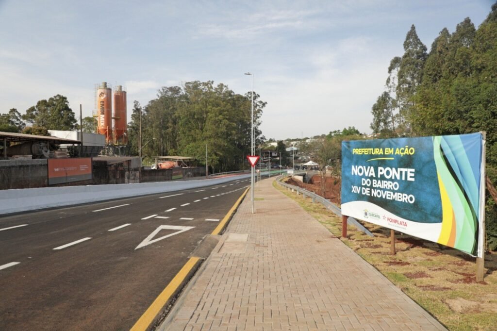 Prefeitura pede retirada de postes