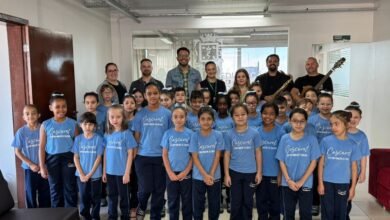 Professores da rede Municipal de educação recebem homenagens em alusão à data - O Paraná