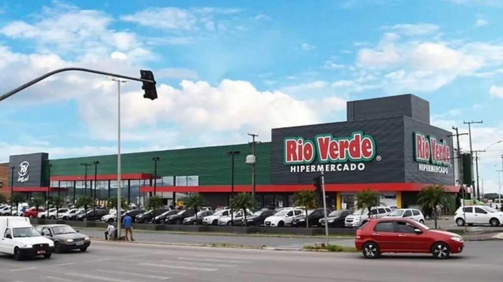 RMC ganha supermercado renovado e com novidades