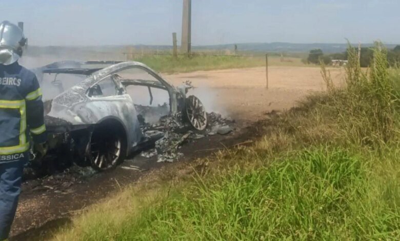 Homem registra roubo de Porsche na RMC, mas câmera desmente