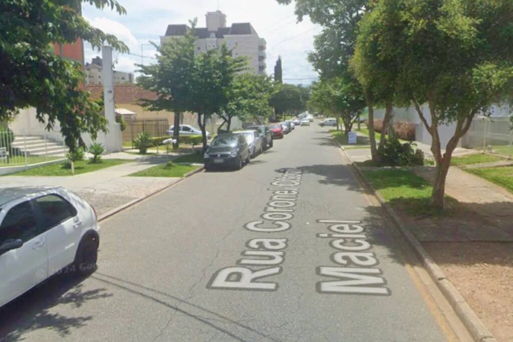 Terreno em bairro nobre de Curitiba por R$ 61 mil?