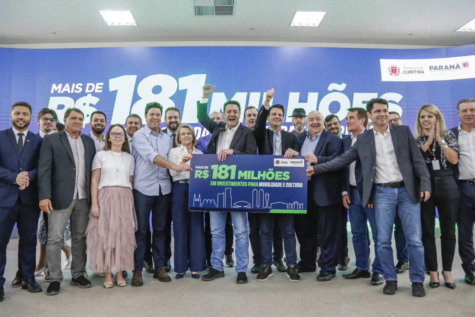 Curitiba recebe R$ 181 milhões para mobilidade e cultura Curitiba recebe R$ 181 milhões para obras de mobilidade e cultura