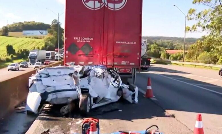 acidente gravíssimo com três mortes e bloqueio sentido SC