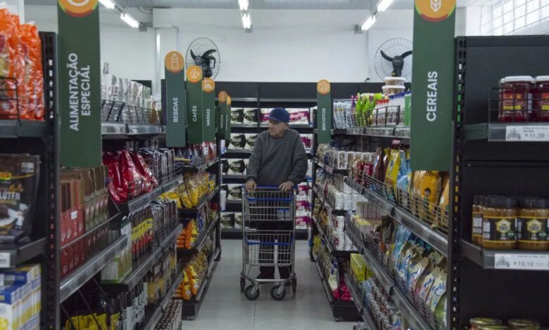 Novo público pode comprar nos Armazéns da Família de Curitiba