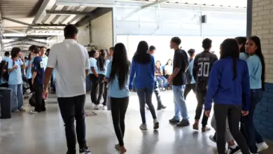Alunos do ensino médio agora podem receber pagamento do programa Pé-de-Meia. Entenda os requisitos e datas importantes - Foto: Antônio Cruz/Agência Brasil