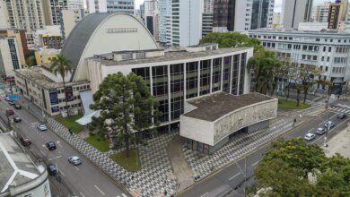 Abertura do Natal de Curitiba 2025 terá bloqueios no trânsito nesta segunda