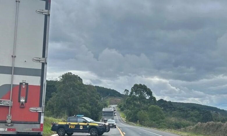 Motorista de caminhonete morre em grave acidente na Lapa