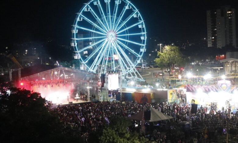 Festa de aniversário de Cascavel e abertura do Natal terão show gratuito e chegada do Papai Noel - O Paraná