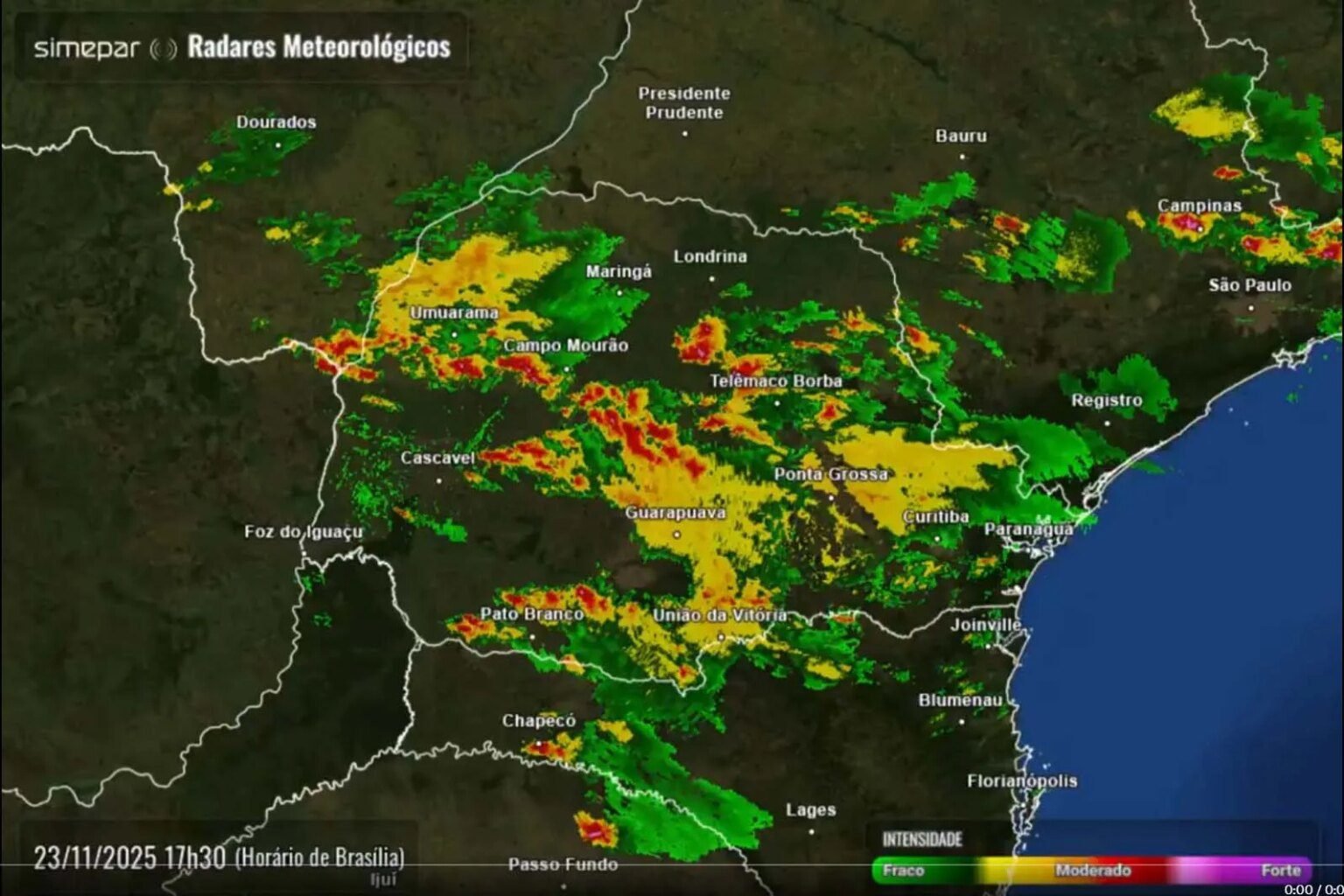 Chuvas fortes no Paraná superam médias em 32 cidades Chuvas intensas atingem Paraná e superam médias históricas em 32 cidades