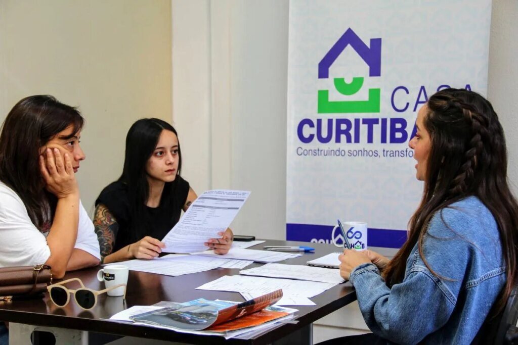 Cohab Curitiba agora notifica inscritos pelo WhatsApp Cohab Curitiba passa a chamar inscritos também pelo WhatsApp