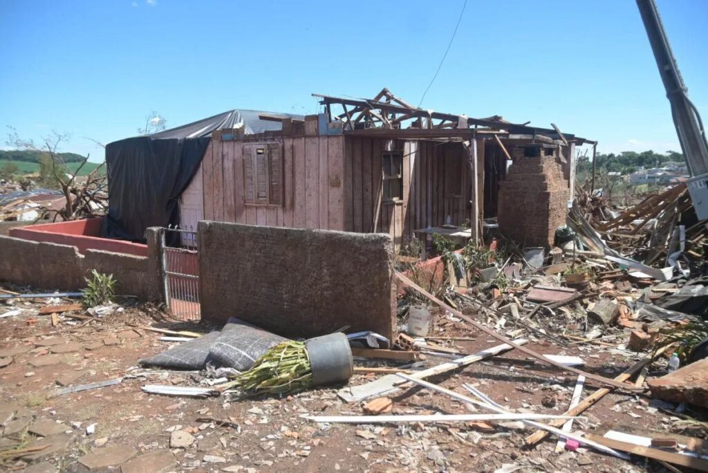 Corredor de tornados no Paraná e Sul do Brasil: entenda o fenômeno O que explica o corredor de tornados no Paraná e Sul do Brasil