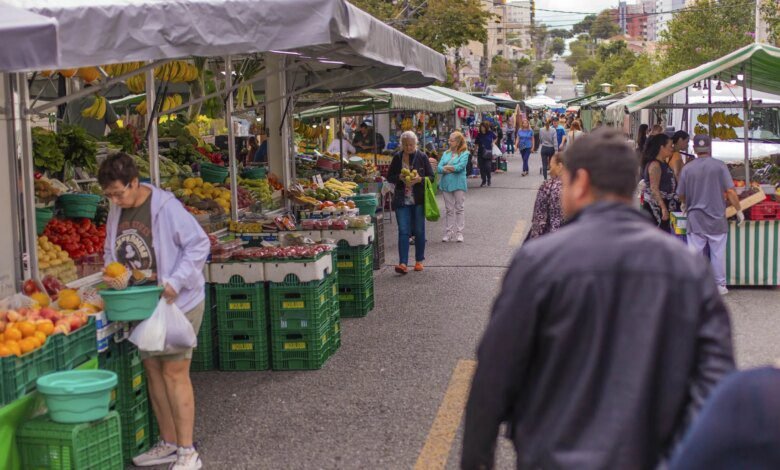 Curitiba oferece serviços itinerantes e feiras em diversos bairros