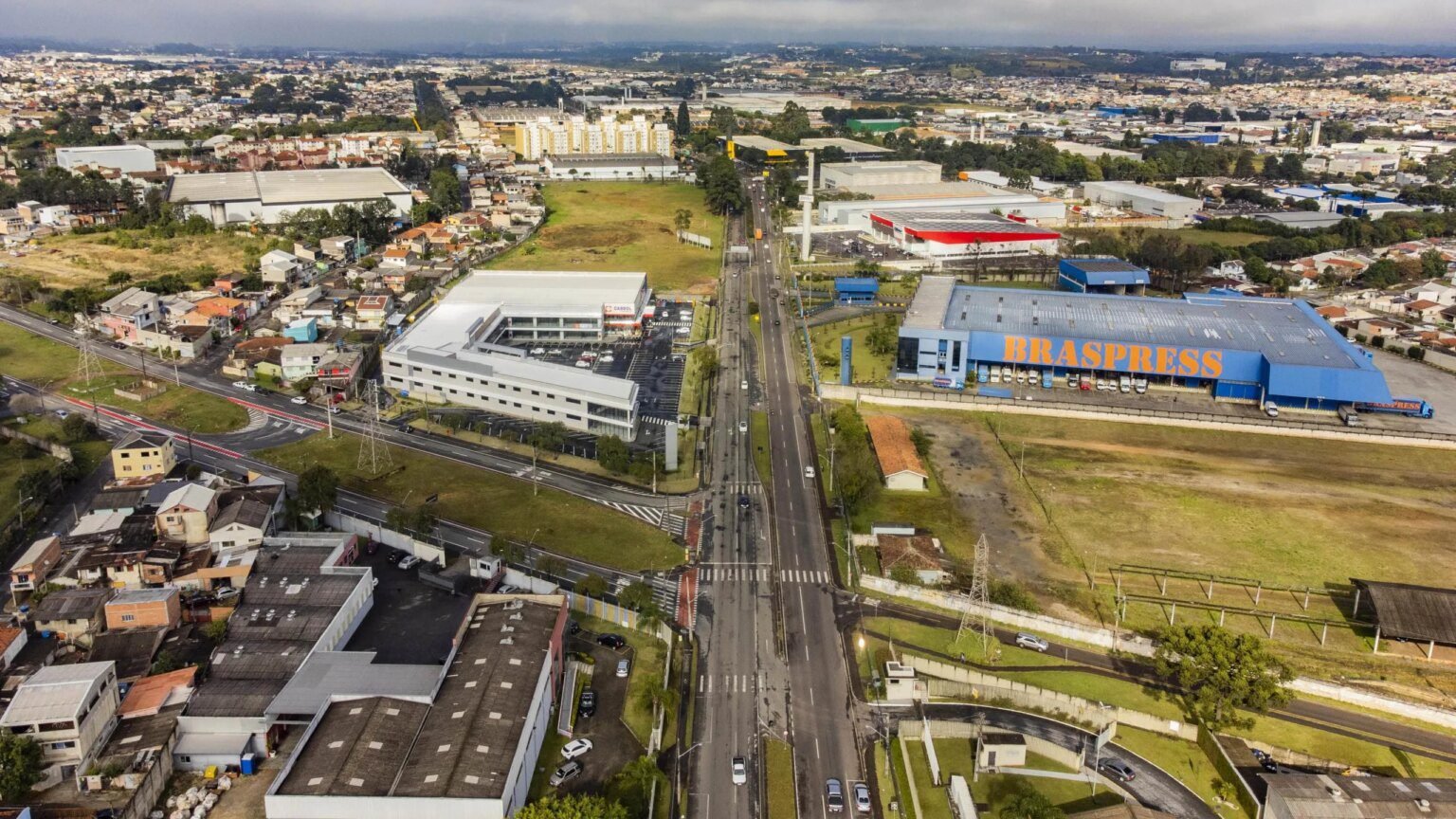 Curitiba é a capital com mais empresas por habitante no Brasil Curitiba lidera ranking de empresas por habitante entre capitais brasileiras