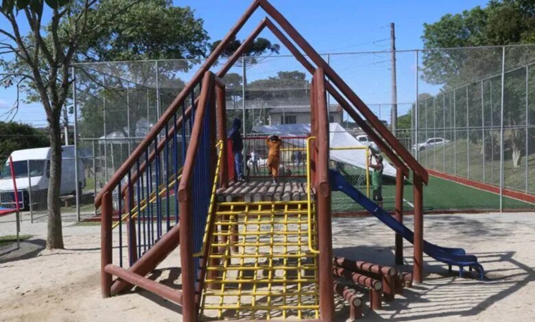 Bairro de Curitiba ganha nova praça em homenagem a moradora ilustre