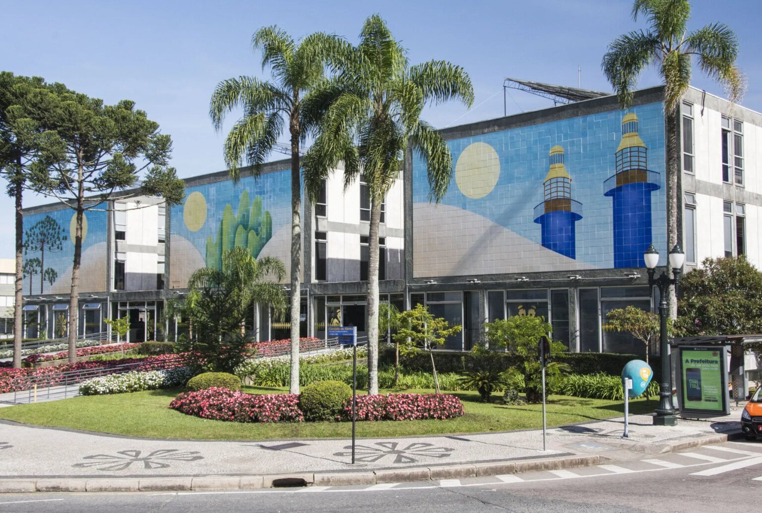 Curitiba paga 2ª parcela do 13º salário a 47 mil servidores e aposentados