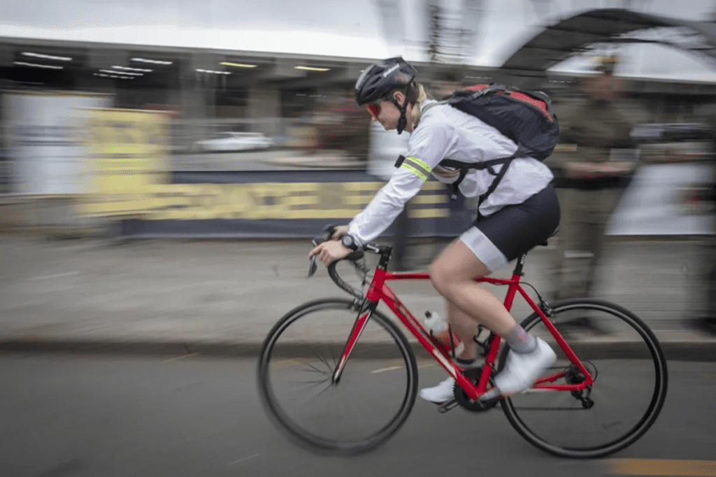 Projeto quer restringir uso de bicicletas nas calçadas de Curitiba
