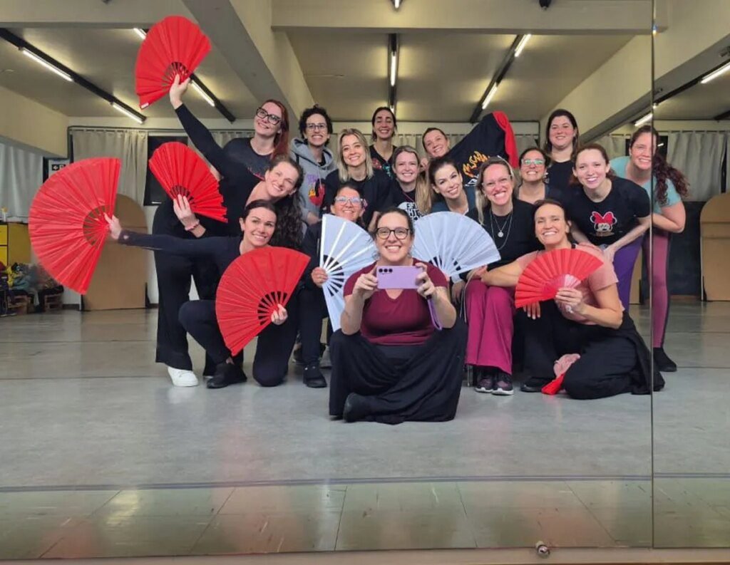 Dança resgata a história do street dance em Curitiba Espetáculo de dança revive a história do Street Dance em Curitiba
