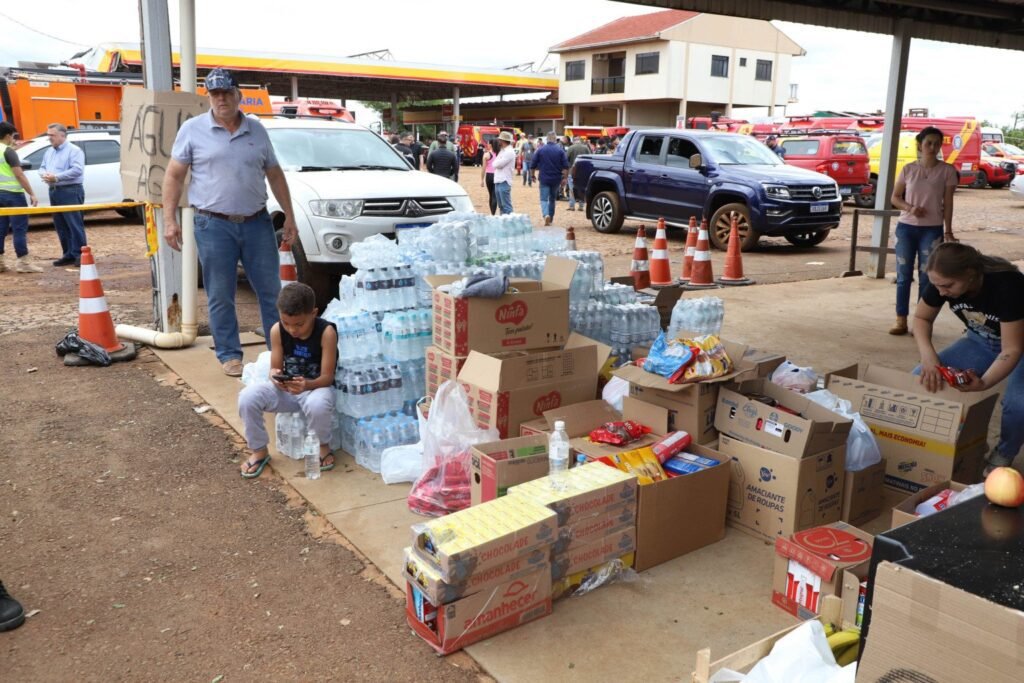Defesa Civil envia alimentos para Rio Bonito do Iguaçu Defesa Civil envia 4 toneladas de alimentos a Rio Bonito do Iguaçu
