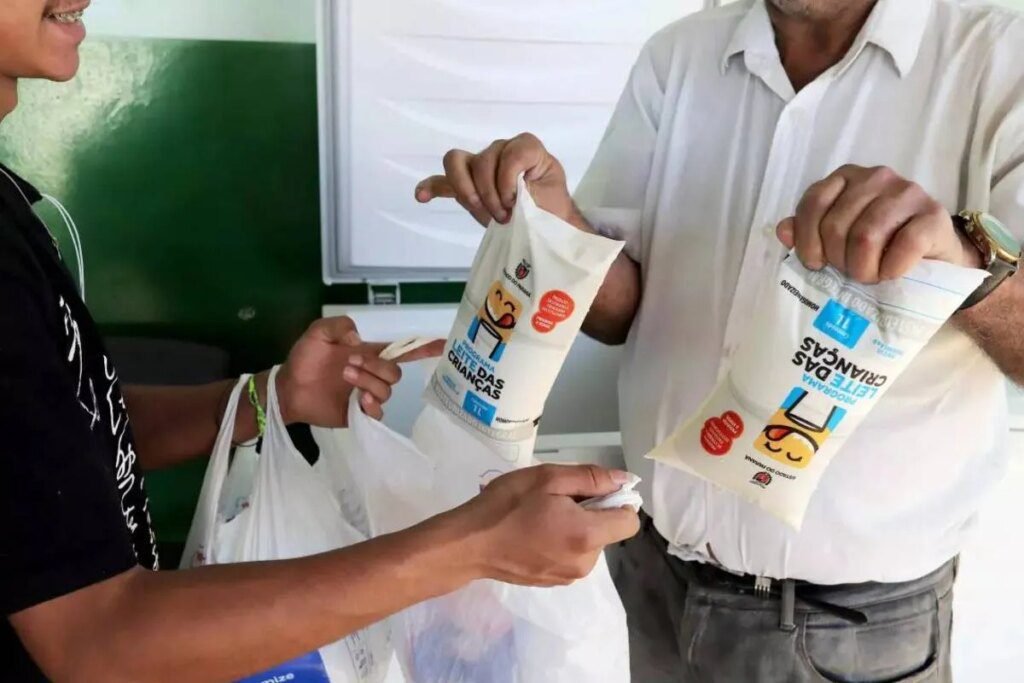 Faixa etária do programa Leite das Crianças é debatida no PR Nova faixa etária para o programa Leite das Crianças é discutida no PR