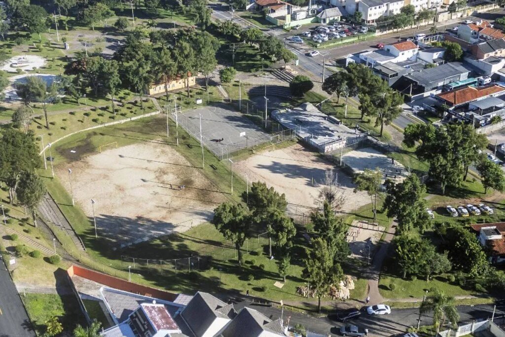 Nova feira em bairro de Curitiba vai ocupar famosa praça