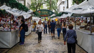 Feiras de Natal em Curitiba iniciam com 220 expositores no Centro