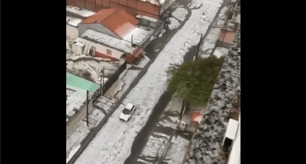 Granizo intenso afeta Ponta Grossa e áreas próximas Chuva com forte queda de granizo atinge Ponta Grossa e região