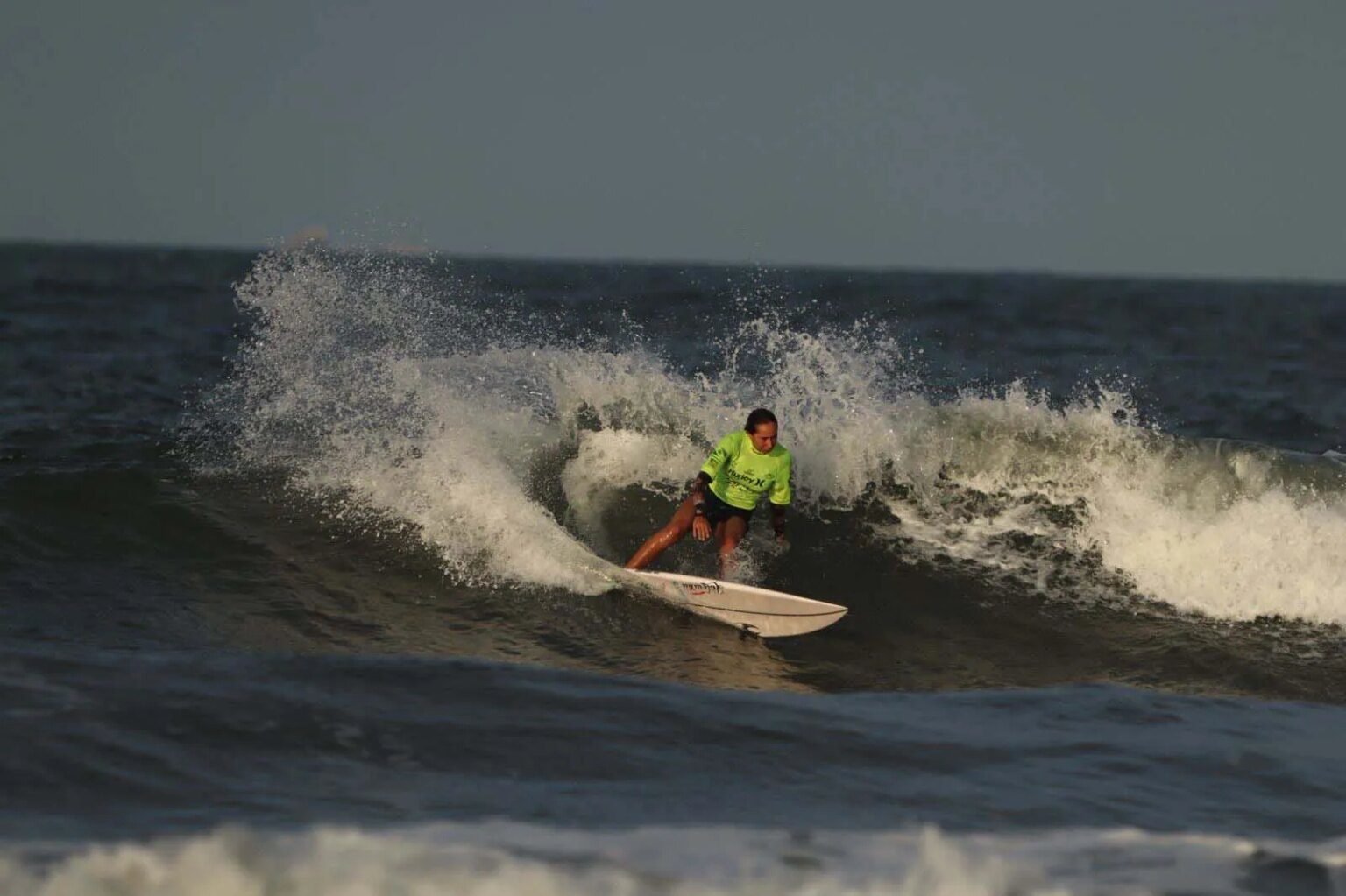 Matinhos recebe 5ª etapa do Circuito Paranaense de Surf Matinhos sedia 5ª etapa do Circuito Paranaense de Surf Amador