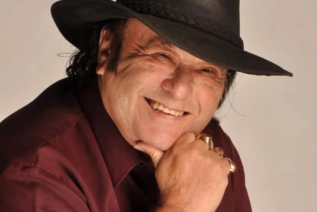 Morre aos 83 anos o cantor sertanejo Leonel Rocha em Curitiba Leonel Rocha, cantor sertanejo, morre aos 83 anos em Curitiba
