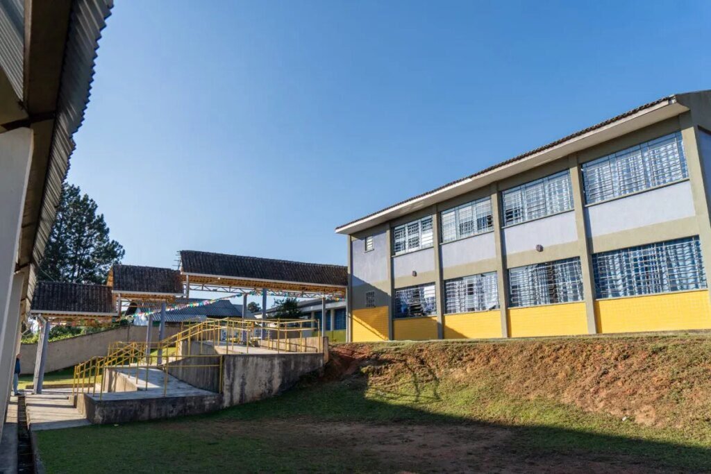 Paraná inicia consulta que pode mudar gestão de 148 escolas