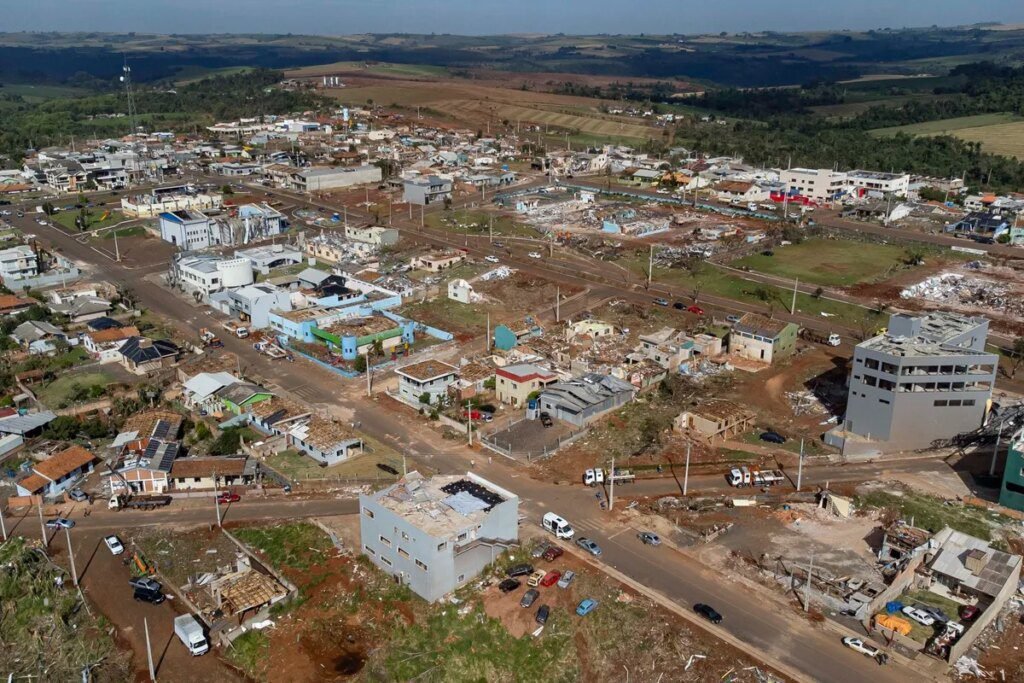 Lei no Paraná libera auxílio para famílias afetadas por calamidades