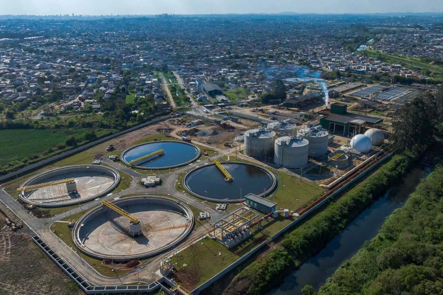 Paraná avança no saneamento básico, aponta pesquisa recente Paraná supera média nacional em saneamento básico, revela pesquisa
