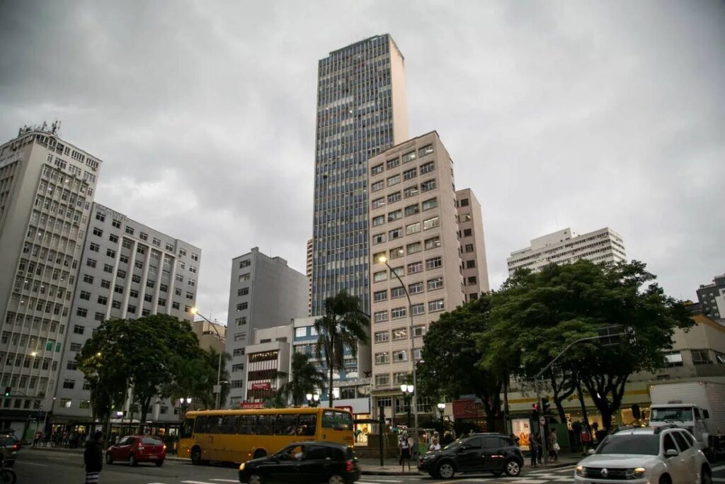 Paraná em alerta para temporais; situação em Curitiba Paraná está sob risco de novos temporais. Como fica em Curitiba?