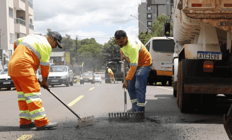 Prefeitura mobiliza força-tarefa para intensificar operação tapa-buracos em Cascavel - O Paraná