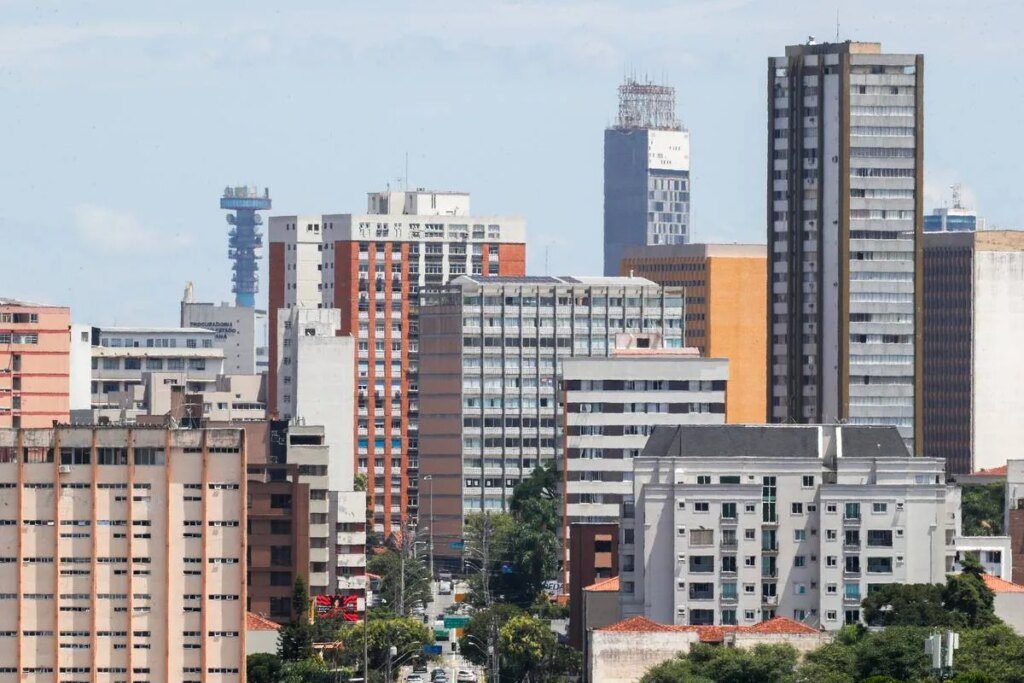 Projeto quer limitar reajustes abruptos no IPTU de Curitiba
