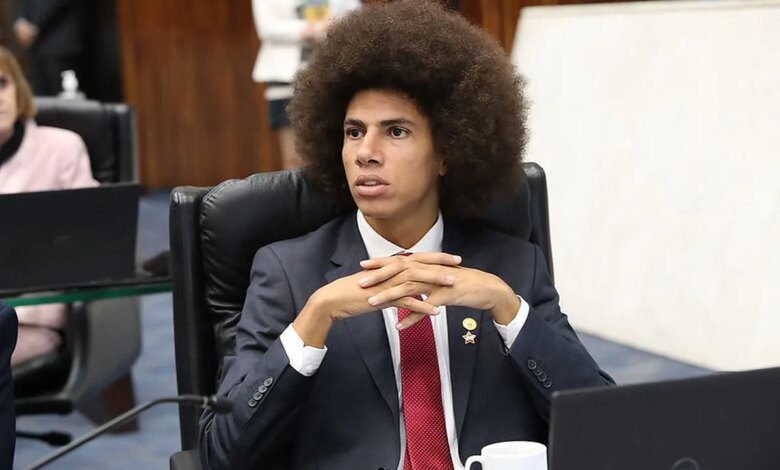 Renato Freitas fala em armação e diz que tentou proteger filho recém-concebido