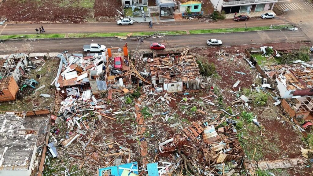 Rio Bonito do Iguaçu: imagens após passagem de tornado Tribuna do Paraná