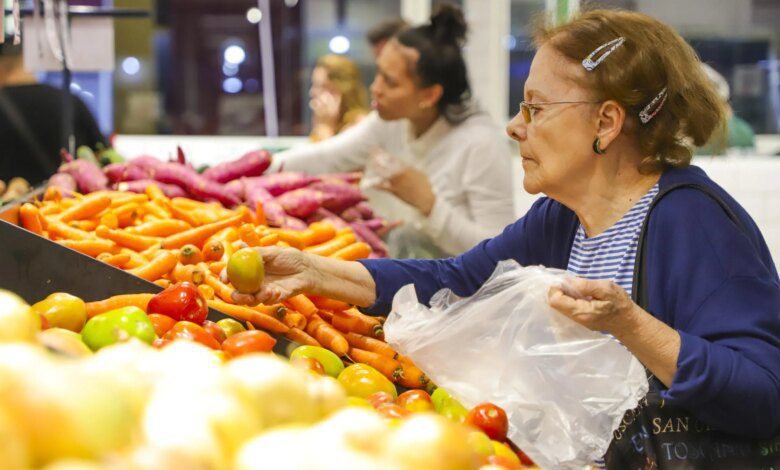 Sacolão da Família completa 28 anos em Curitiba com alimentos a R$ 3,99/kg