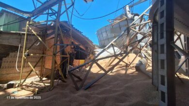 Silo desaba e homem fica soterrado na Grande Curitiba