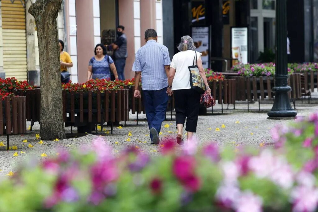 Quais são os sobrenomes mais comuns e raros no Paraná?