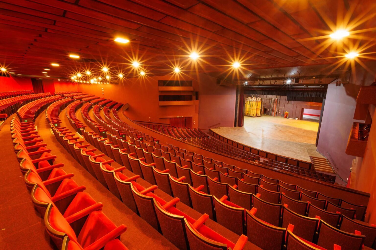 Teatro Guaíra vence prêmio de Melhor Casa de Espetáculos do Brasil