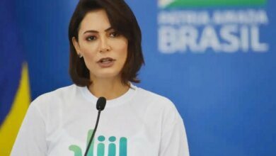 Vereadores de Curitiba votam homenagem a Michelle Bolsonaro