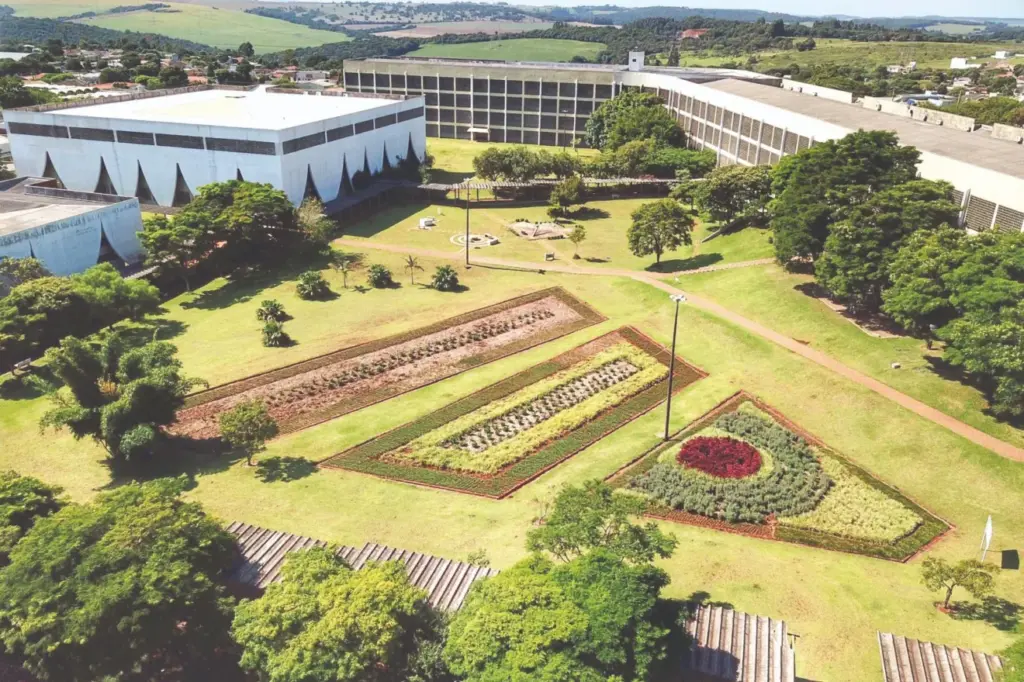 Vestibular do Paraná: inscrições se encerram em breve Descubra o impacto da Unioeste na educação e no desenvolvimento regional. Uma universidade de três décadas que marca a história paranaense - Foto: AEN